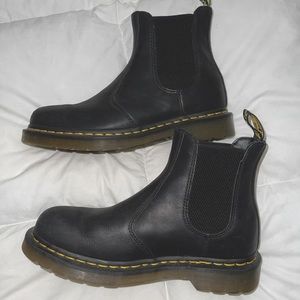 Dr. Martens 2976 Chelsea Boots